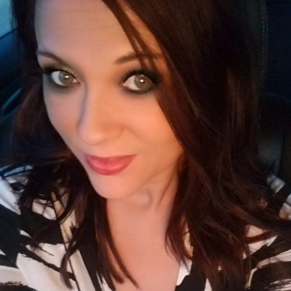 Meet your Posher, Manda - Picture 2 of 2